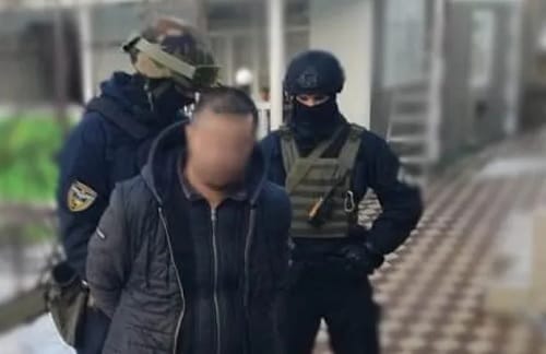 В Кропивницком задержали юношей с 21 пакетом наркотиков