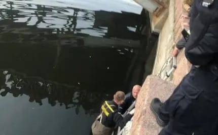 В Кропивницкому 60 летний мужчина упал с пешеходного моста в реку