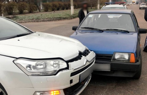 В Кропивницком столкнулись Citroеn и ВАЗ