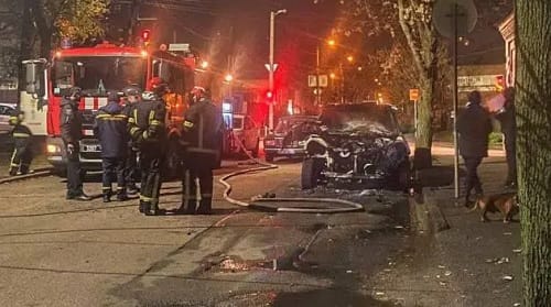 В центре Кропивницкого подожгли Porsche Cayenne