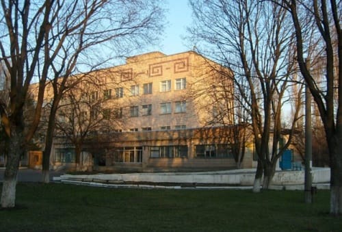 Работников родильного направили в "ковидные" стационары