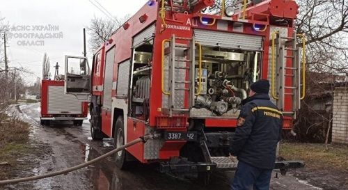Вчера на Кировоградщине сгорела “Мазда” и несколько домов