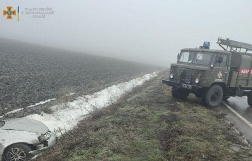 Трем водителям на Кировоградщине понадобилась помощь спасателей