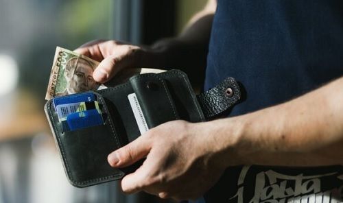 В Кировоградской области подрядчика подозревают в краже почти полмиллиона на ремонте спортплощадок