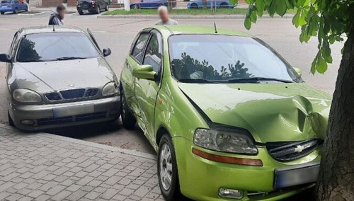 Водительница нарушила ПДД и послужила причиной аварии в Кропивницком