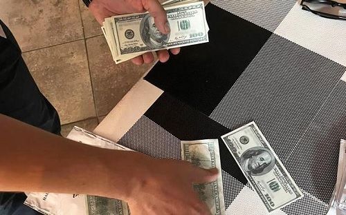 На Кіровоградщині чоловіка за 3500 доларів переправляв військовозобов'язаних через державний кордон