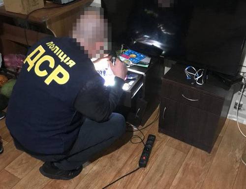 Поліція розкрила схему постачання наркотиків у колонію на Кіровоградщині