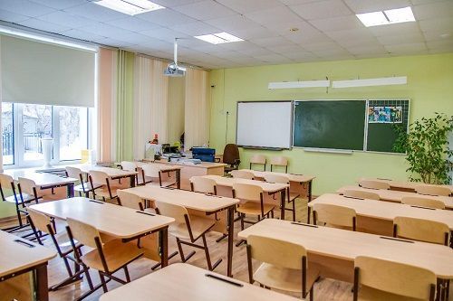 В Кропивницькому школярі повертаються за парти