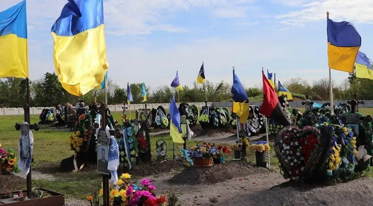 В Олександрії родинам загиблих захисників компенсують витрати на пам’ятники