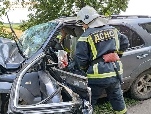 На Кіровоградщині рятувальники ліквідували наслідки смертельної ДТП