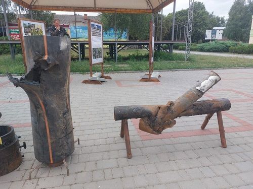 В Новомиргороді відкрили виставку, яка нагадує, що війна дуже близько