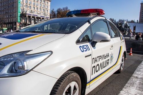 Продавали автівки з гуманітарної допомоги для ЗСУ: на Кіровоградщині затримали киян