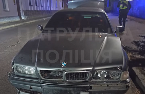 Дрифтував і в’їхав в магазин: в центрі Кропивницького зафіксували ДТП