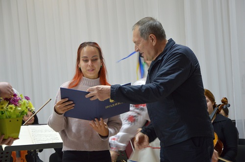 В Кропивницькому відзначили День працівників культури і передали дрон ЗСУ