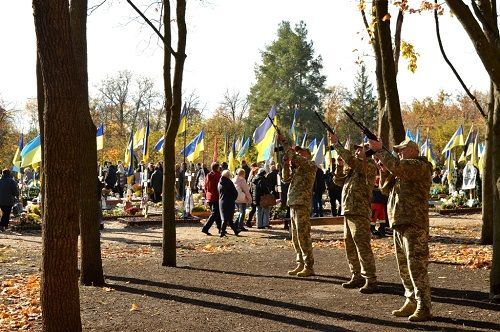 В Кропивницькому впорядкували чини прощання і поховання полеглих героїв: що змінилось