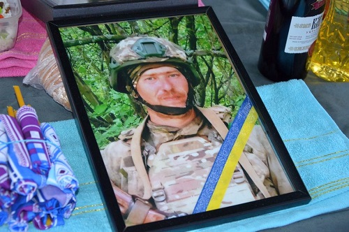 Віддав життя за Україну: в Кропивницькому провели в останню путь героя