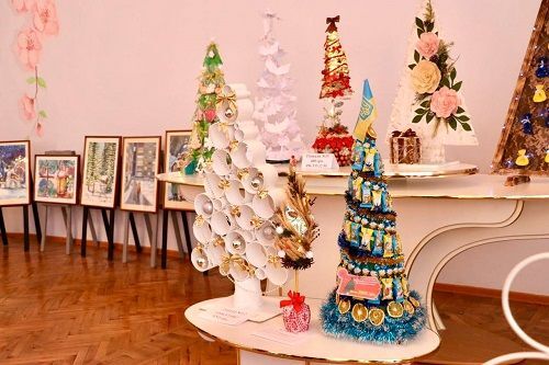 Продавали ялинки і свято: в Олександрії зібрали 27 тисяч на потреби ЗСУ
