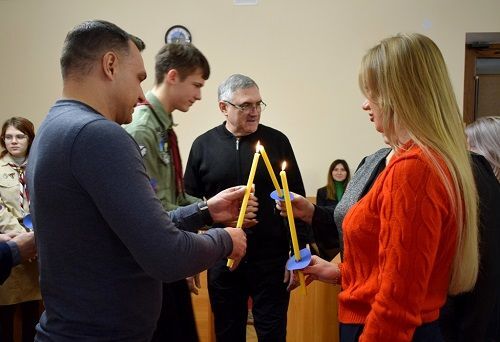 В Кропивницькій міськраді запалили Віфлеємський вогонь