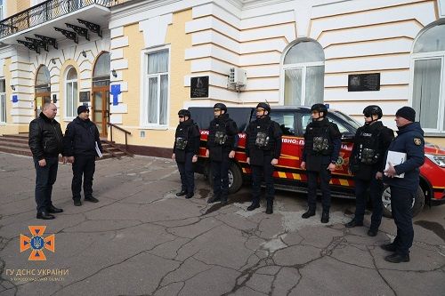 В Кропивницькому підприємець подарував саперам квадрокоптери