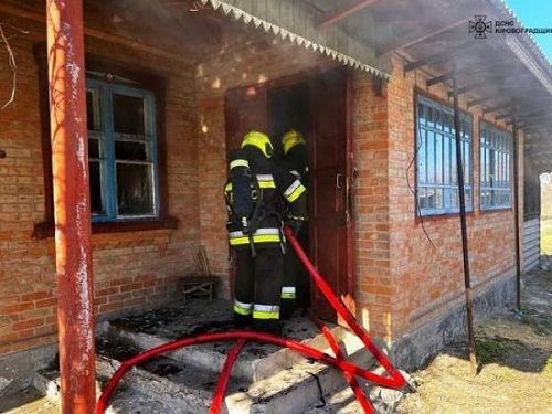 На Кіровоградщині вогнеборці загасили 4 пожежі в житлових будинках