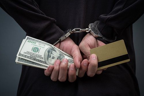 На Кіровоградщині викрили підприємця, який нажився на ремонті сільської амбулаторії