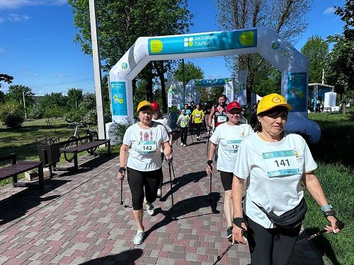 В Кропивницькому провели забіг для всіх охочих «Активні парки»