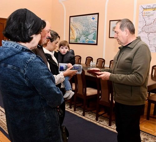 В Кропивницькому орден «За мужність» вручили родині загиблого героя