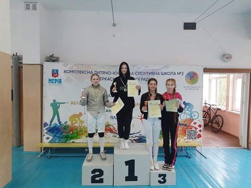 Юні шпажисти з Олександрії вибороли медалі на змаганнях