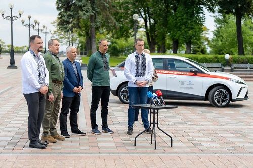 Міністр охорони здоров’я Ляшко передав Кіровградщині медичні електромобілі