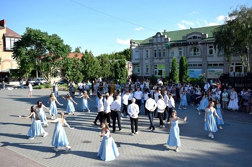 На Кіровоградщині понад 300 випускників тримали золоті медалі