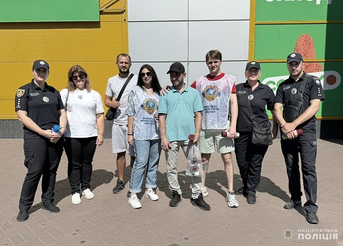 В Кропивницькому поліція і громадськість зафарбували рекламу наркотиків