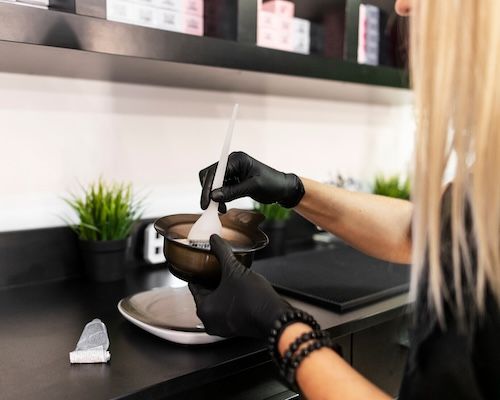 Які особливості фарбування волосся за технологією шатуш?