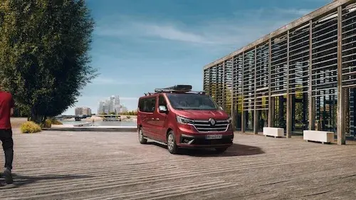 Новий RENAULT TRAFIC Passenger — баланс простору, комфорту та практичності
