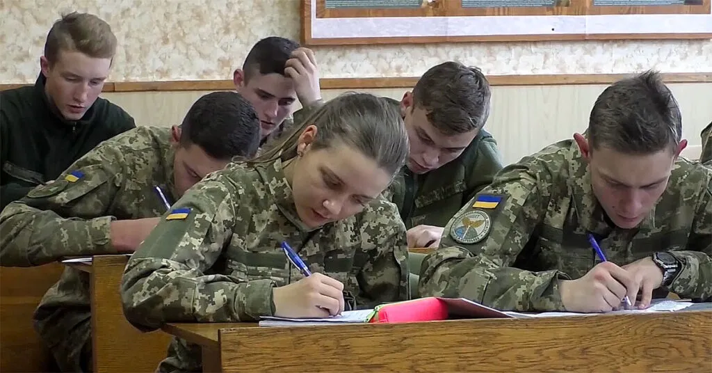 Вступ до військових вишів